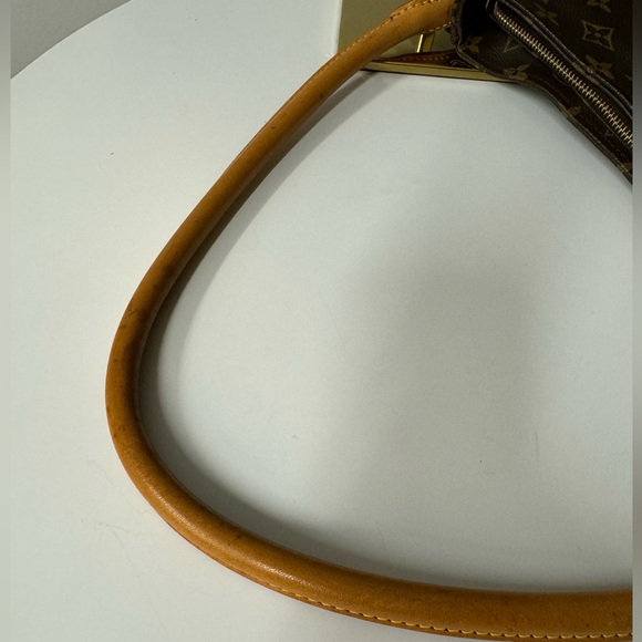 JR12154 Louis Vuitton Monogram Looping GM - Picture 2 of 8